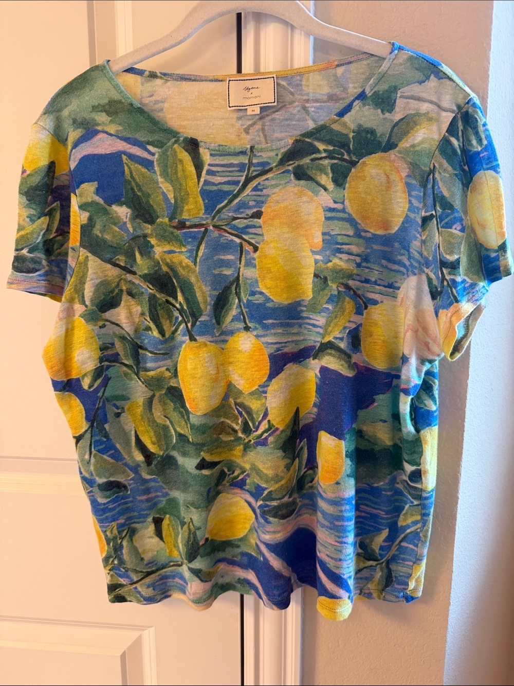 Sezane Blue Lemon-Print Short Sleeve Tee with Green Leaves